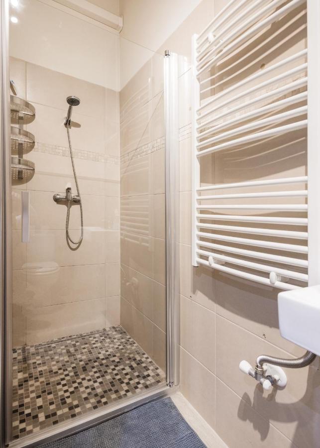 O Street 3 Bedroom Stylish Apartment Budapest Bagian luar foto