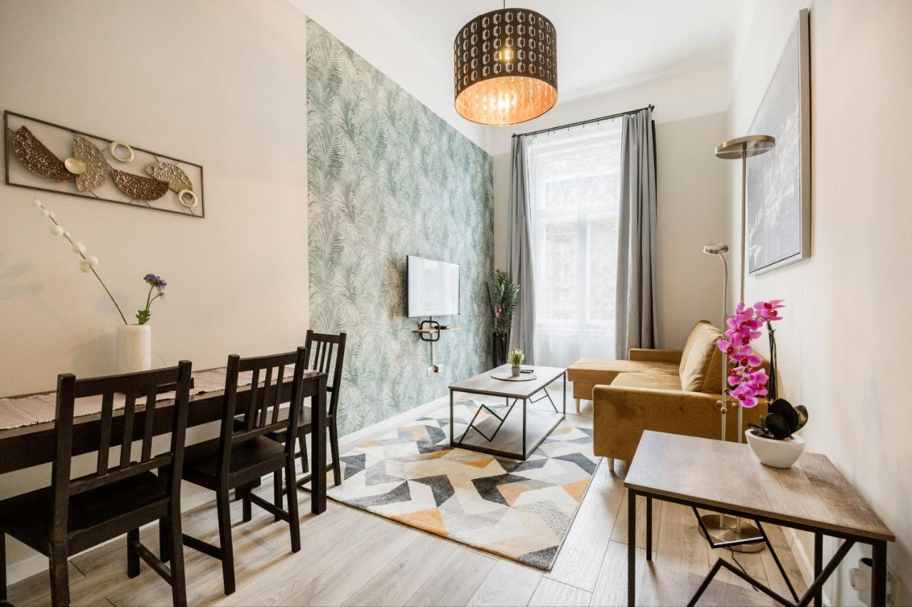 O Street 3 Bedroom Stylish Apartment Budapest Bagian luar foto